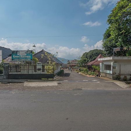 Reddoorz @ Maribaya Street 2 Hotel Lembang Bagian luar foto
