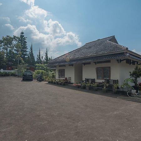 Reddoorz @ Maribaya Street 2 Hotel Lembang Bagian luar foto