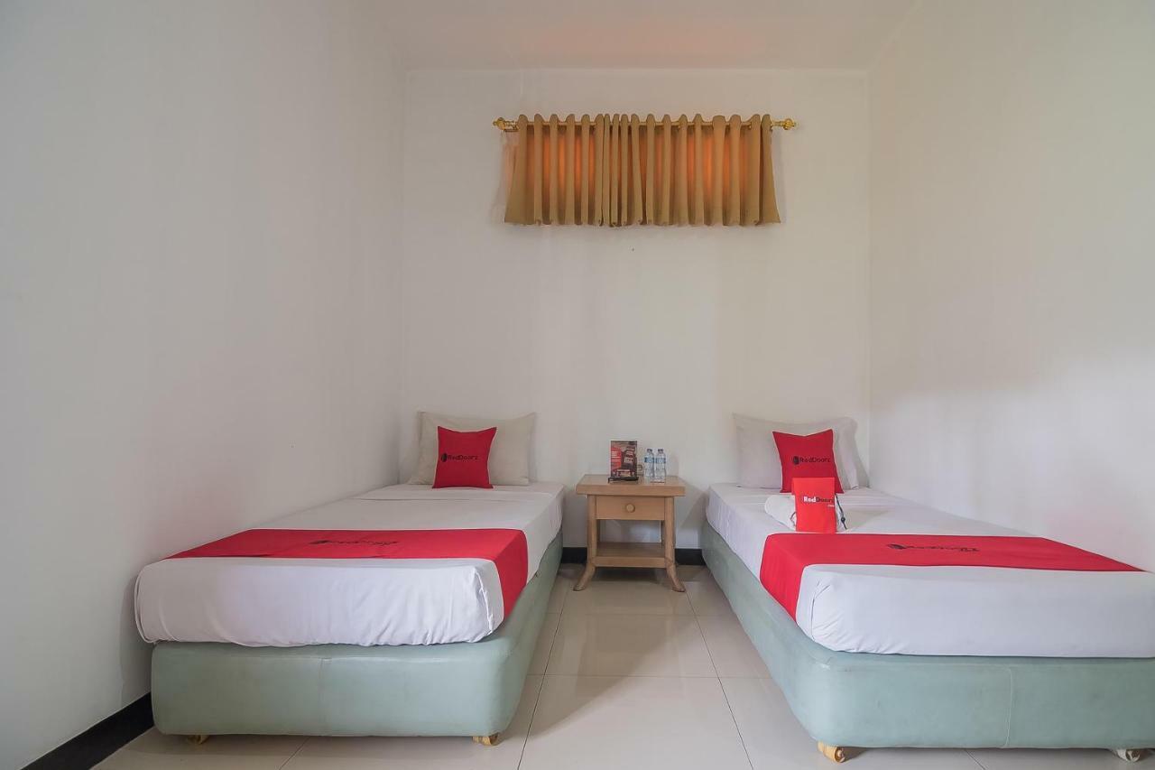 Reddoorz @ Maribaya Street 2 Hotel Lembang Bagian luar foto